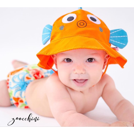 Bañador Zoocchini con gorro, ambos con UPF 50+