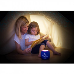 Proyector Dreamcube Magical de Miniland con sonidos y melodias en color blanco y rosa.