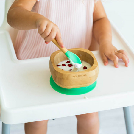 Bol de bambú con ventosa de Eco Rascals con cuchara.