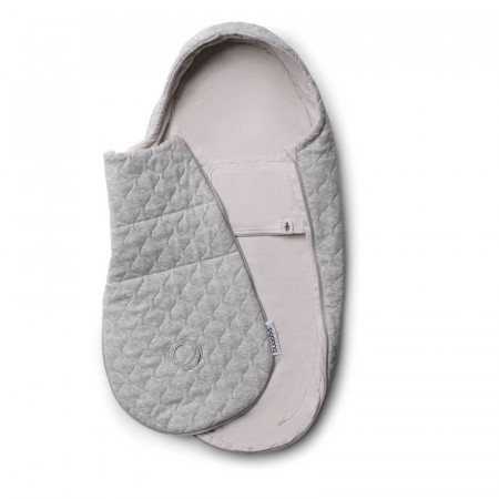 saco para silla recién nacido de Bugaboo en el color light grey melange