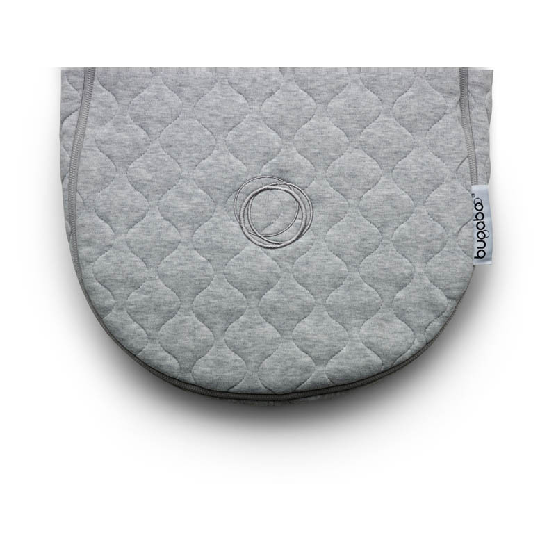saco para silla recién nacido de Bugaboo en el color light grey melange