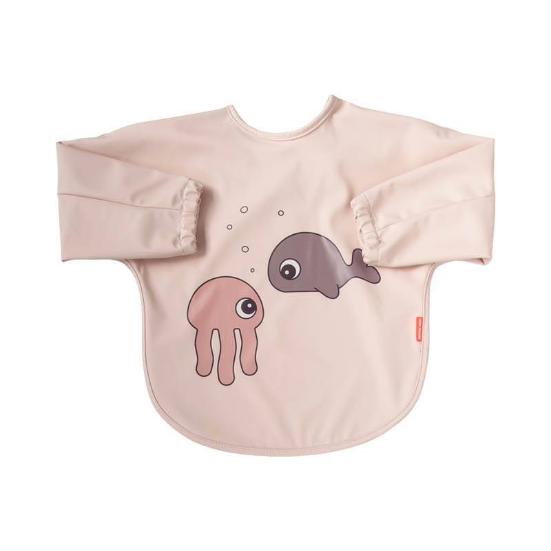 babero con mangas sea friends de done by deer en color powder
