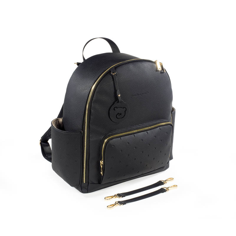 Mochila London de Pasito a Pasito, incluye dos asas pequeñas para que puedas usarla colgada en el cochecito de tu bebé.