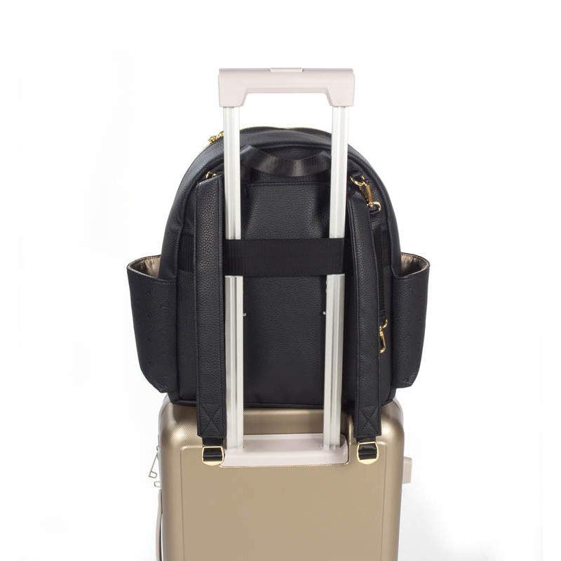 Mochila London de Pasito a Pasito, incorpora una cinta para transportarla con tu equipaje.