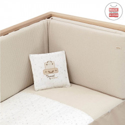 protector y colcha de cuna sky de cambrass en el color beige 2