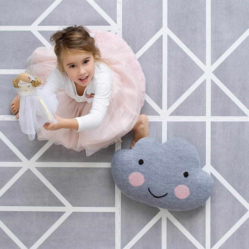 alfombra de juegos nordic color pebble de toddle kind