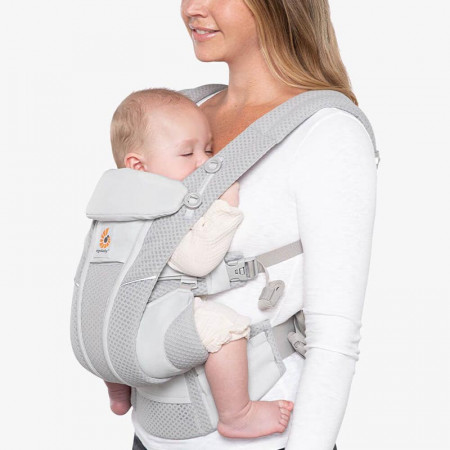 mochila de porteo omni breeze de ergobaby en el color gris perla