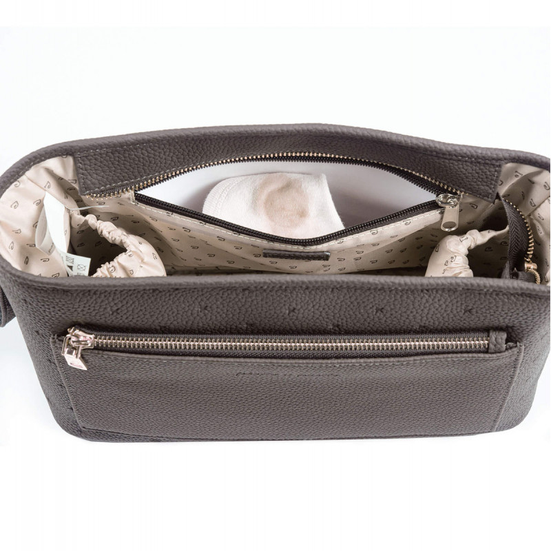 Bolso organizador London de pasito a pasito, tiene un bolsillo interior plastificado para la ropa mojada.