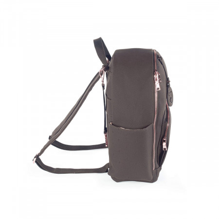 Mochila London de Pasito a Pasito, tiene 2 asas grandes ajustables para que puedas usarla colgada a la espalda.