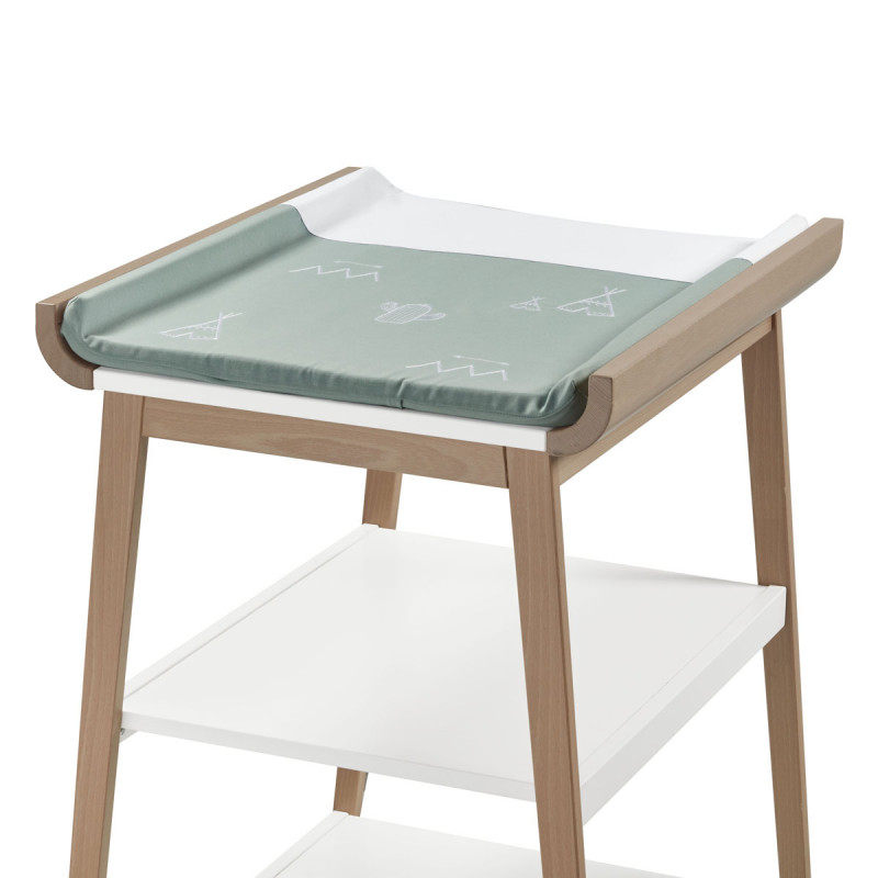 Mueble cambiador Doco Sleeping de Cotinfant en color blanco natural, con colchoneta y funda tipi verde.