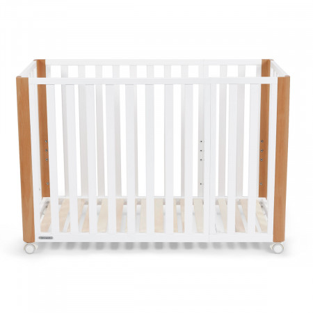 Minicuna Koya 4 en 1 de Kinderkraft, en modo cama para niño grande, no incluye colchón.