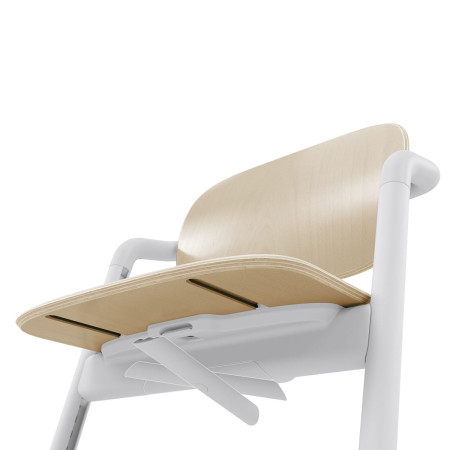 Trona Lemo 3 en 1 de Cybex, su montaje no requiere de herramientas adicionales y los ajustes se realizan con una sola mano.