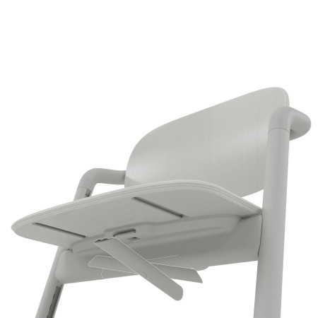 Trona Lemo 3 en 1 de Cybex, su montaje no requiere de herramientas adicionales y los ajustes se realizan con una sola mano.