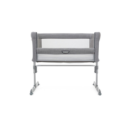 Cuna de colecho Roomie de Joíe tiene un chasis ligero de aluminio.