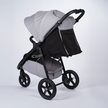 Silla de paseo M.3x de Mast Swiss Design, cuenta con un tejido resistente, antiviento y repelente al agua.