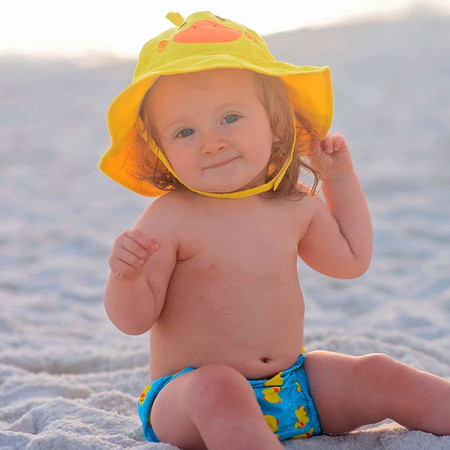 Bañador Zoocchini con gorro, ambos con UPF 50+