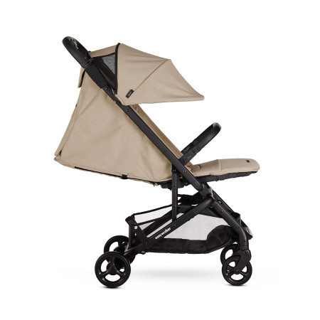 Silla de paseo Miley 2 de Easywalker. Con respaldo reclinable y reposapiés regulable.
