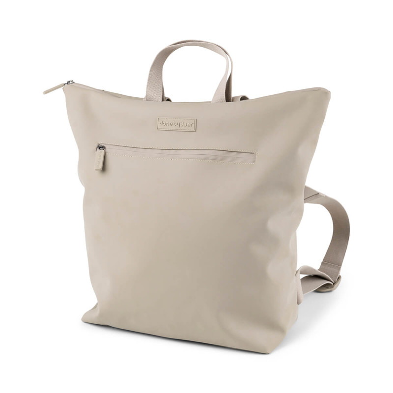 mochila cambiador done by deer en color beige sand