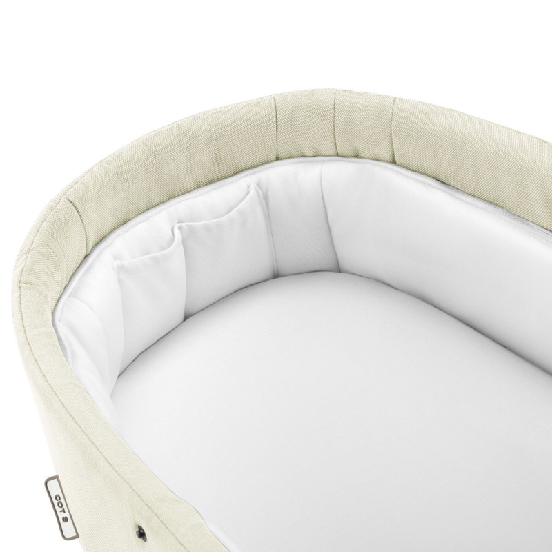 Capazo Cot S Lux 2023. El bolsillo dentro del capazo es muy práctico para guardar tus objetos de valor.