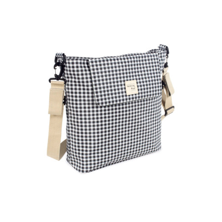 Bolsa canastilla de la colección I love vichy de Walking Mum en color negro.