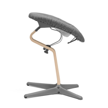 Newborn set para trona Nomi de Stokke, ajuste perfecto a una posición más erguida.