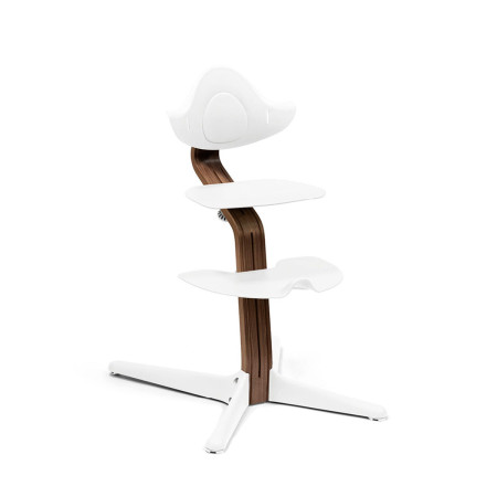 Trona evolutiva Nomi de Stokke en color blanco nogal.