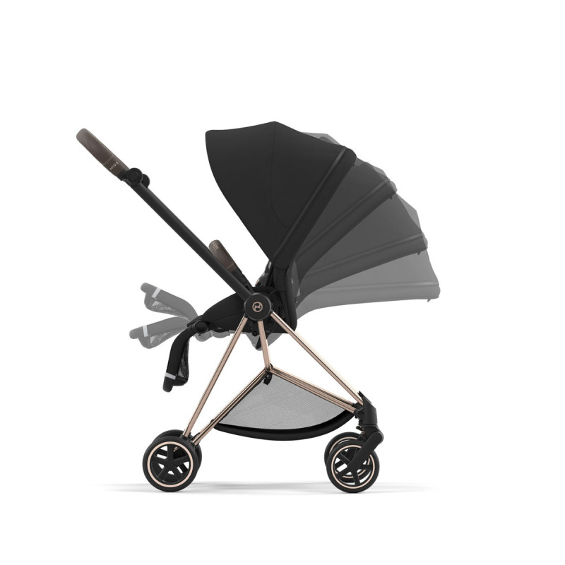 Silla de paseo Mios Platinum de Cybex, asiento reversible y reclinable en posición horizontal con una sola mano.