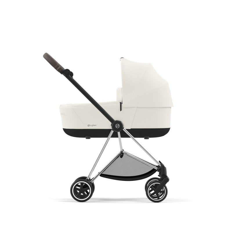 Cochecito Mios Platinum de Cybex, chasis chrome brown y color de tejidos en off white.