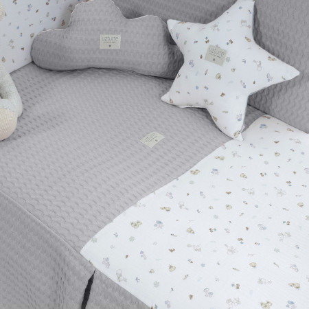 Uzturre Benjamin colcha y protector detalle gris