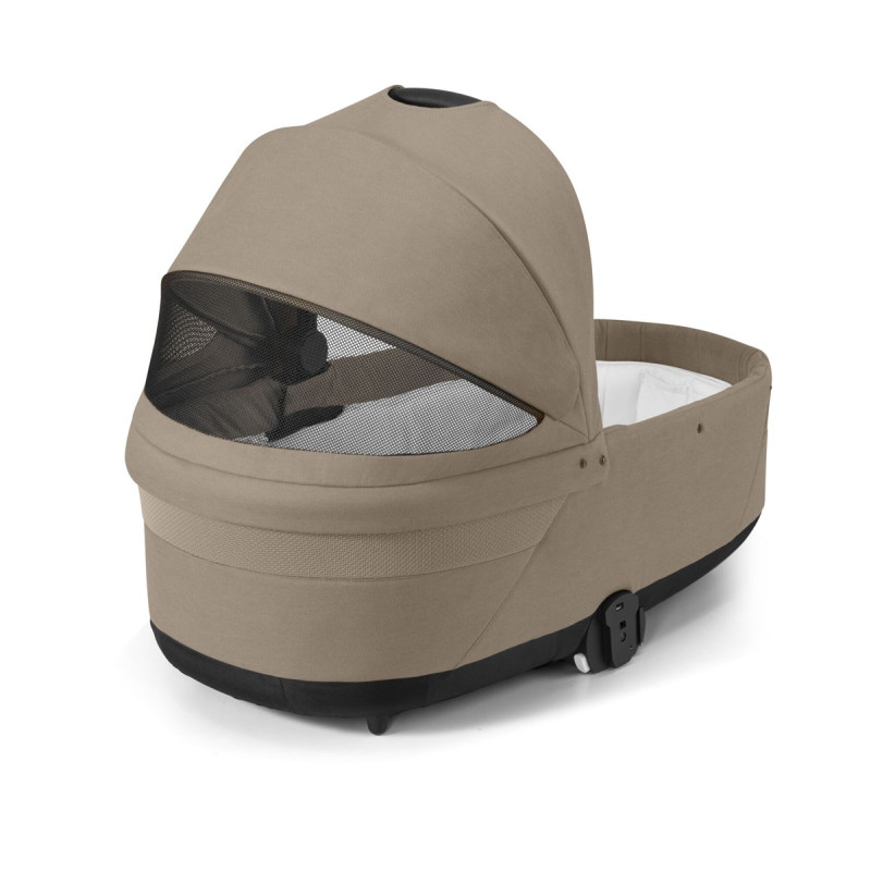 Capazo Cot S Lux 2024. La ventana de malla mejora la circulación del aire y ofrece una vista del mundo exterior.