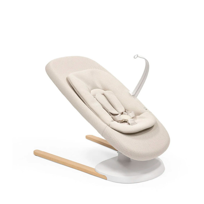 hamaca y balancín Yoga de Stokke en color light sand