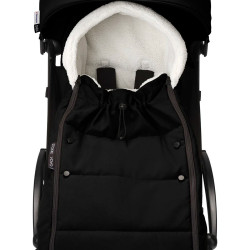 saco de invierno para silla de paseo Yoyo de Stokke con bolsa de transporte en color negro 2