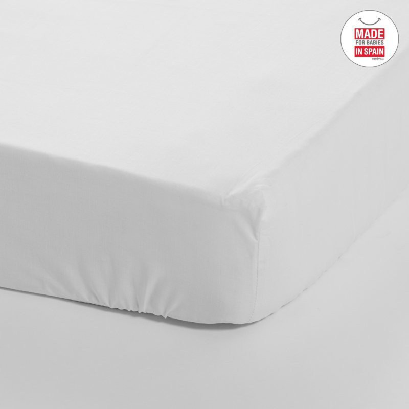 detalle sábana bajera de algodón de Cambrass en color blanco para cuna y mincuna de 60-70x120140 cm
