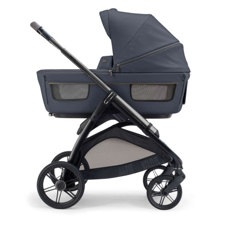 capazo del carrito DUO Aptica de Inglesina en azul sapphire blue