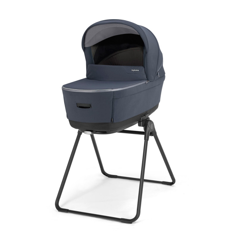 soporte para capazo del carrito Electa de Inglesina en azul rooftop blue
