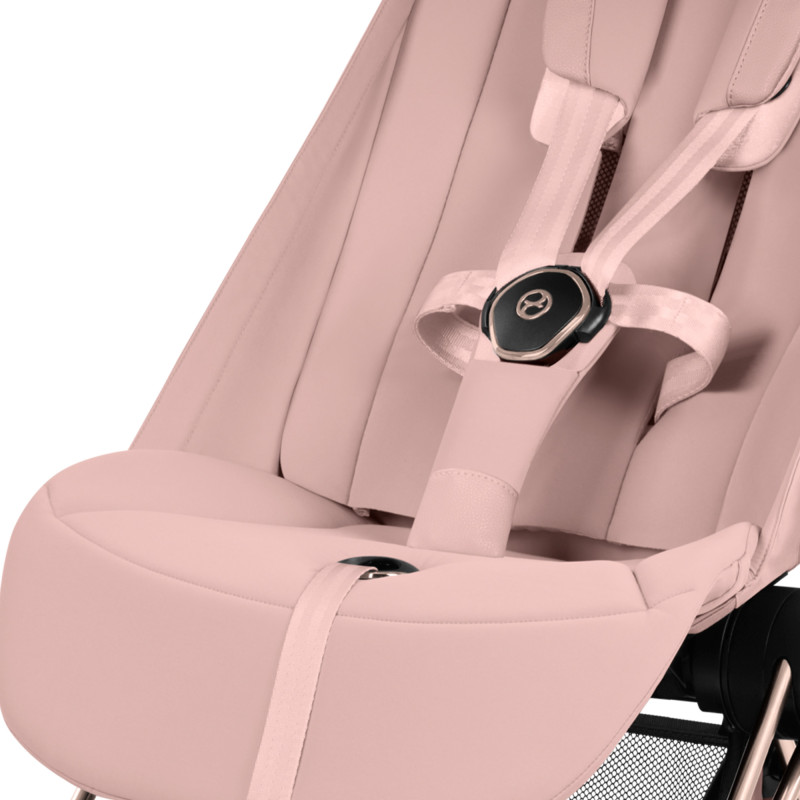 detalle del arnes de la coya en peach pink y chasis rosegold